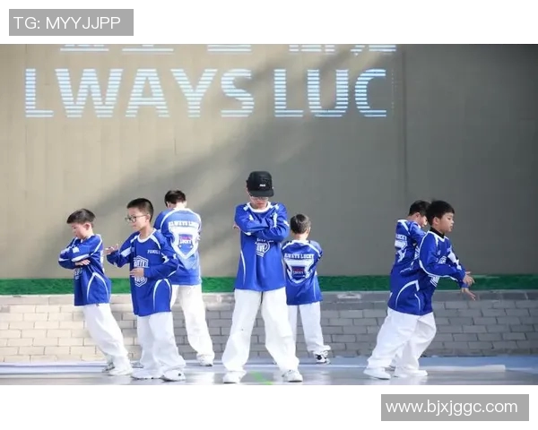 成都街舞队荣登全国街舞战术排行榜第七位引发热议 成都街舞队荣登全国街舞战术排行榜第七位引发热议