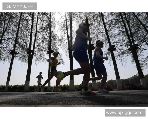 重庆攀岩队勇攀高峰的马拉松大满贯之路与成长历程 重庆攀岩队勇攀高峰的马拉松大满贯之路与成长历程